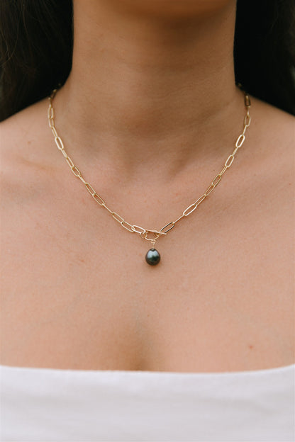 The Front Toggle Pearl Chain