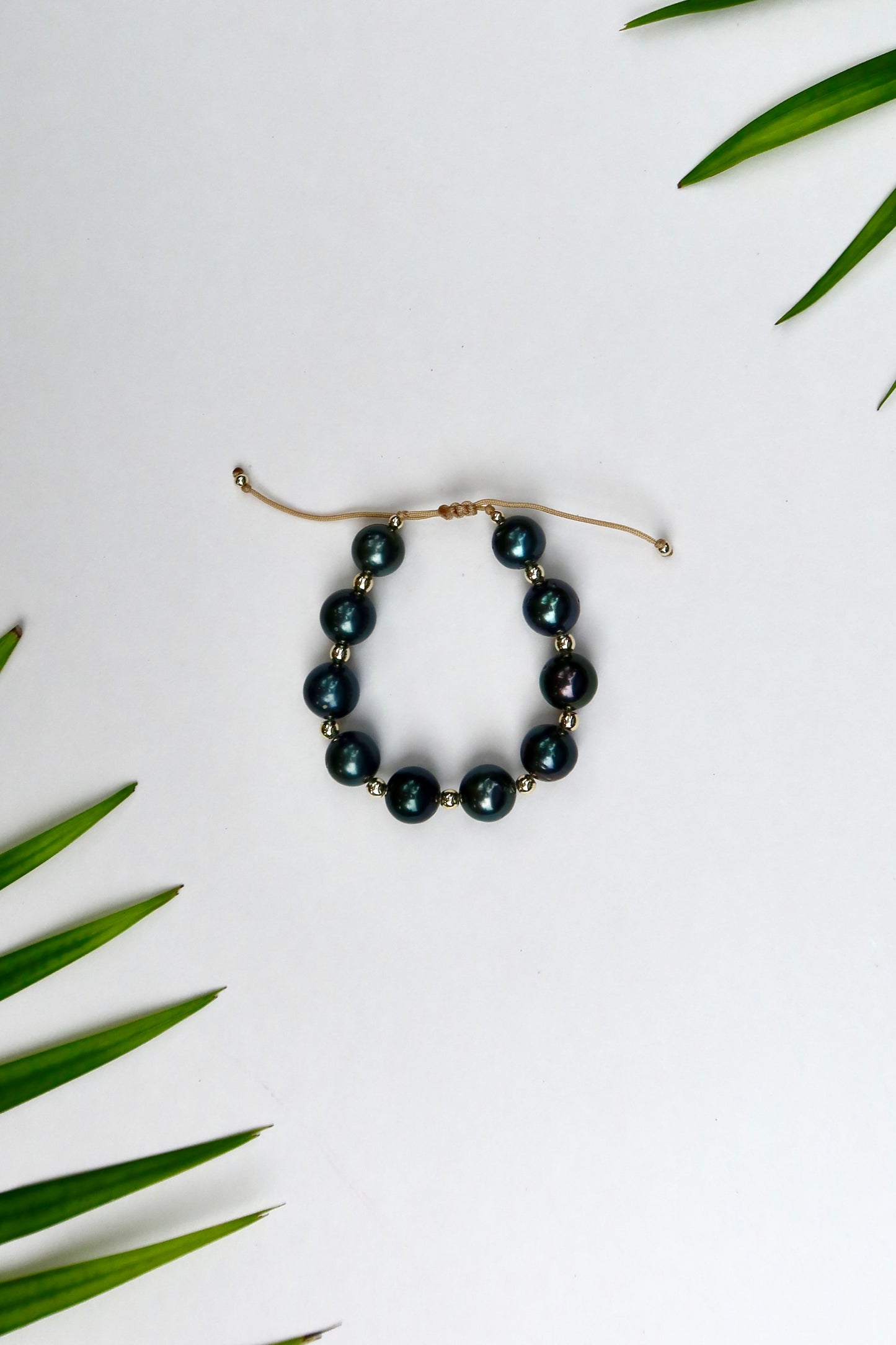 The Pearl Bracelet